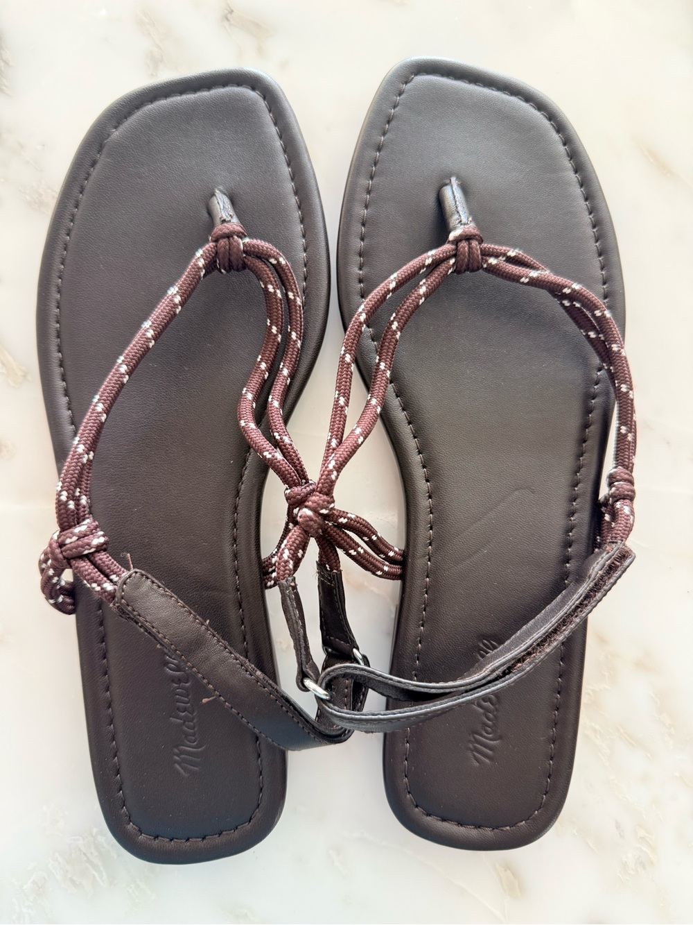 Madewell The Aliyah Thong Sandal in Paracord
Dark Carob $98 New Size 8 - Picture 4 of 7